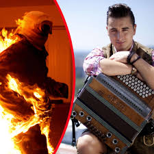 Die songtext und der videoclip des songs das kleine haus von andreas gabalier: Andreas Gabalier Geschockt Von Flammenauftritt Stars