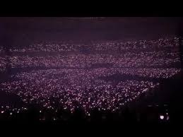 Blackpink Blackpinkatkyoceradome D1 Blinks Singing Stay Im Kyocera Dome Day1 Youtube Concert Crowd Blackpink Photos Concert Looks