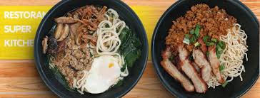 Come le molte scelte di snack e à la carte nel menu. Super Kitchen Chilli Pan Mee Photos Kuala Lumpur Malaysia Menu Prices Restaurant Reviews Facebook