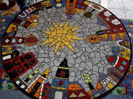 Wie wäre es mit einem farbenfrohen mosaik im garten? Im Garten Caroline Jung Mosaikkunstlerin Aus Leidenschaft Ingolstadt Mosaik Kunst