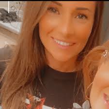 Kayla Giles's Instagram, Twitter & Facebook