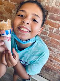 This place had square ice cream scoops! Always a treat!