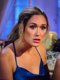 Sarah Venables (@sarahreese_)