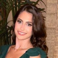 Stephanie Paras's Instagram, Twitter & Facebook