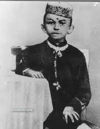 EARLY LIFE OF MAHATMA GANDHI : – A. K. Nandy's