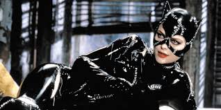 Michelle pfeiffer suddenly took off on twitter friday as fans were in the mood all over again to watch her catwoman snap off the heads of four mannequins with a reminder: Batman Returns Producer Remembers When Michelle Pfeiffer Replaced Annette Bening As Catwoman