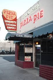 Casa Bianca Pizza Pie Eagle Rock California Family Italian Food Specializing In Pizza Old School Pizza Eagle Rock Pizzeria Design