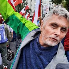 Spośród wszystkich kosmicznych żartów i dowcipów, ten jedyny zasługuje na  miano absolutnie legendarnego. I bez cienia przesady — to był majstersztyk!  Sprawcą tej epickiej akcji był astronauta Owen Garriott. Było to w