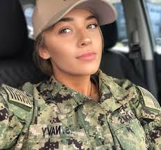 Here are 10 most attractive female armed forces in the world. 28 Stunning Female Soldiers Who Look Gorgeous Both In And Out Of Uniform