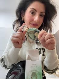 Profumo Hera: Un Essenza Femminile Fresca e Floreale