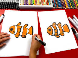 Thicken the top eyelid to draw attention to the eyes and make them appear alert. How To Draw A Clownfish Art For Kids Hub