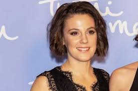 A Futni mentem színésznője bomba nő a való életben: sármos szerelmével mint  a sztárok a vörös szőnyegen