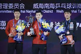 The top two seeds fan zhendong and ma long, both from china, will contest the table tennis men's singles gold medal at the tokyo olympics.lin yun ju of chinese taipei and dimitrij ovtcharov of germany will clash for the bronze medal. Fan Zhendong Defeats Ma Long To Claim 4th Ittf Men S World Cup Title Cgtn