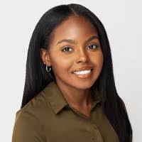 Lindsey Stinson's Instagram, Twitter & Facebook