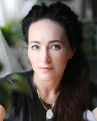 Melanie Simon's Instagram, Twitter & Facebook