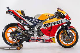 Worldsbk champion and bt sport motogp commentator neil hodgson says honda's current struggles in motogp cannot be attributed solely to marc marquez's injury, suggesting this is the culmination of a slide down the order that has been years in the making to leave it with the 'worst bike on the grid'. Repsol Honda Bike Evolution Motogp