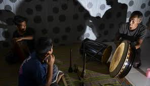 Contohnya adalah gong, saron, bonang, angklung, dan lain sebagainya. Foto Geliat Perajin Alat Musik Tradisional Di Aceh Regional Liputan6 Com