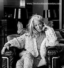 Beautiful Old Woman Black And White Photo 50 Things Every Woman Should Have By Age 50 Ageless Beauty Beautiful Old Woman Leopard Leggings