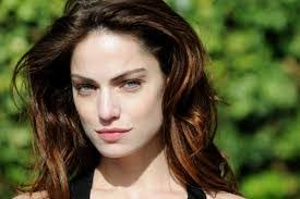 Diana Gettinger's Instagram, Twitter & Facebook