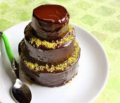 Gateau Chocolat Pistache A Etages Gateau Chocolat Gateau Anniversaire Chocolat Gateau