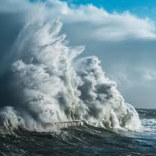 La tempête #ciaran a touché un quart nord ouest de la France avec des  rafales comprises entre 130 à 150 km/h sur le littoral, voire localement  170 km/h, et entre 100 et