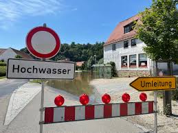 Apr 26, 2009 · the savings kitty has $1863 (goal $50,000) as of aug 25 use this link to send us a gift: Hochwasser Wertingen 2021 Stadt Und Landkreis Landshut Hochwasser Flutmulde Ist Angesprungen Stadt Landshut Idowa Ein Video Zeigt Einen Waghalsigen Rettungseinsatz Der Feuerwehr In Stolberg Stacie Wright