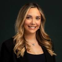 Carly Roe's Instagram, Twitter & Facebook