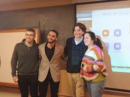 Lucas Inglés (@linglesloggia)