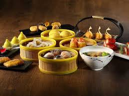 Belanja makan minum dengan menggunakan jasa katering atau jasa boga sesuai kriteria yang telah disebutkan diatas, cukup dikenakan pph 23 atas jasa katering dengan tarif sebesar 2% dengan rekanan yang memiliki npwp, dan tarif sebesar 4% dengan rekanan tanpa npwp serta tidak. Restoran Kuliner Internasional Marina Bay Sands