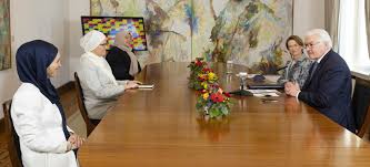 Find the perfect frank walter steinmeier stock photos and editorial news pictures from getty images. Bundesprasident Frank Walter Steinmeier Empfangt Krefelderin In Bonn