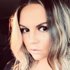 Lea Oneill's Instagram, Twitter & Facebook