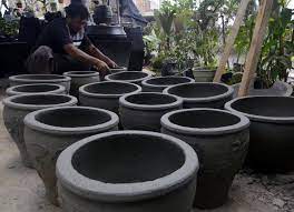 Pot bunga plastik sering menjadi pilihan banyak orang yang hobi bercocok tanam. Pot Tanaman Berbahan Beton Kian Digemari Republika Online