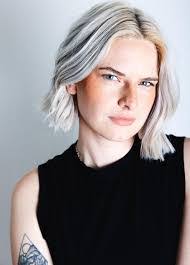 Amanda Kaye's Instagram, Twitter & Facebook