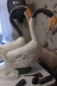 кормушка для птиц из пластиковой бутылки 5 литров фото Lebed Kashpo Iz Plastikovyh Butylok Lebed Kashpo Iz Izolona Master Klass Plastikovye Butylki Svo Podelki Kartonnye Podelki Iskusstvo Iz Plastikovyh Butylok