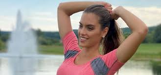 Uploaded on 3rd nov 2016 meet timea gelencser, hungary representative for miss world 2016! Hova Tunt Gelencser Timi Kiderult Miert Nem Latjuk Az Exatlonban