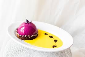 Glassa a specchio bianca coverglass kg.3 ipsa. Bavarese Al Miele Di Lavanda E Croccante Con Glassa A Specchio Al Cioccolato Bianco Su Biscuit Al Cioccolato Fondente E Crema Inglese Alla Zucca By Simona Deschino Food Makers