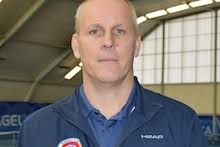 Musíte tenisem žít od rána do večera, učí Daniel Vacek české naděje na  Spartě