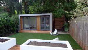 Terrassenuberdachung Aus Aluminium Macht Die Aussengestaltung Luxurioser Moderne Gartenentwurfe Gartenhaus Holz Sommerhaus