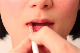 Lip liner triple bonus - lining lips, lipstick and blush