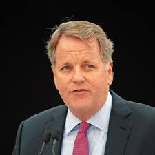 American Airlines to name $350M campus after former CEO Bob Crandall