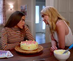 From ginny entering a new rebellious phase and her uncertain budding relationship with marcus to georgia's past finally catching up to her in wellsbury. Ginny Georgia Season 2 Plot Cast Release Date Australia Elle Australia