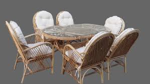 Daha sonrasında ise herkesin bu masaya rahat bir şekilde oturabilmesini sağlayacak ve aynı zamanda da rahat örneğin, bir yemek masasına 6 kişinin oturacağını düşünelim. Melisa 6 Kisilik Masa Takimi Dizayn Bambu Balkon Takimi