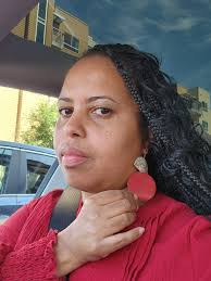 New approach for earring pictures in 2025