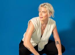 Entrevista: Betty Who fala sobre novo álbum, “Big!”, mulheres inspiradoras  e música pop para dançar