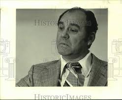 1981 Press Photo Football Coach Ken Meyer ponders his decision