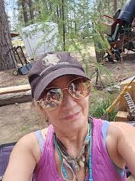 Leah Hankins's Instagram, Twitter & Facebook