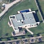 Un calciatore di origini portoghesi per il quale qualsiasi squadra di calcio sarebbe disposta a fare follie, pur di averlo. Cristiano Ronaldo S House In Madrid Spain 4 Virtual Globetrotting