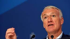 Trois gardiens de but, neuf défenseurs, six milieux de terrain et huit attaquants composent le groupe dévoilé par le sélectionneur national. Equipe De France Didier Deschamps Annoncera Sa Liste Pour L Euro Le 18 Mai Sur Tf1 Et M6 Eurosport