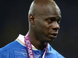 Italia & brescia striker don't believe anything you read about me. Andrea Pirlo Reveals How Mario Balotelli Reacts To Racist Comments From Fans