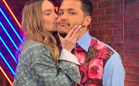 El cantante mexicano christian nodal y la artista española belinda anunciaron su compromiso a menos de cumplir un año de relación amorosa. Belinda Y Christian Nodal Terminaron Su Relacion Se Dejan De Seguir